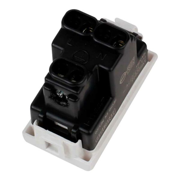 Módulo Tomacorriente con Tierra Bticino MATIX, 15 Amp