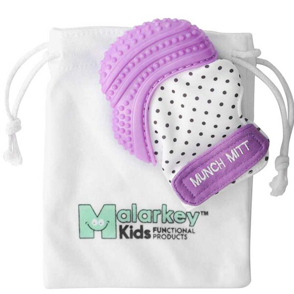 Rascador de Encías de Silicona con Bolsa de Viaje Malarkey Kids Munch Mitt Color Morado