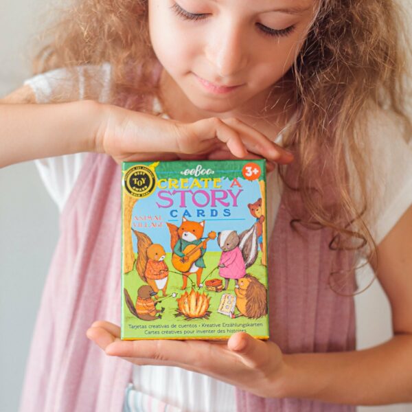 eeboo_com-TSVIL2_5 Juego de Tarjetas crea tu historia de “La Villa de los Animales” eeBoo