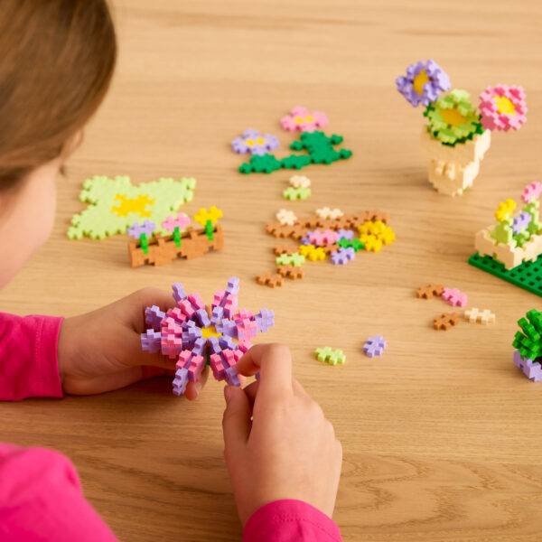 05198_LTB_400pcs_Flower_Shop_Lifestyle_3 Juego de Construcción Aprende a Construir Flower Shop Plus-Plus (400 Piezas)